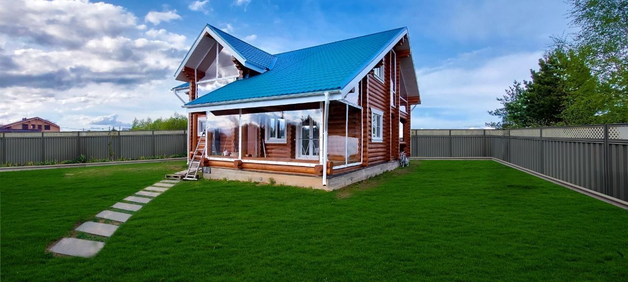 Мягкие окна на веранде загородного дома в посёлке Хорлово